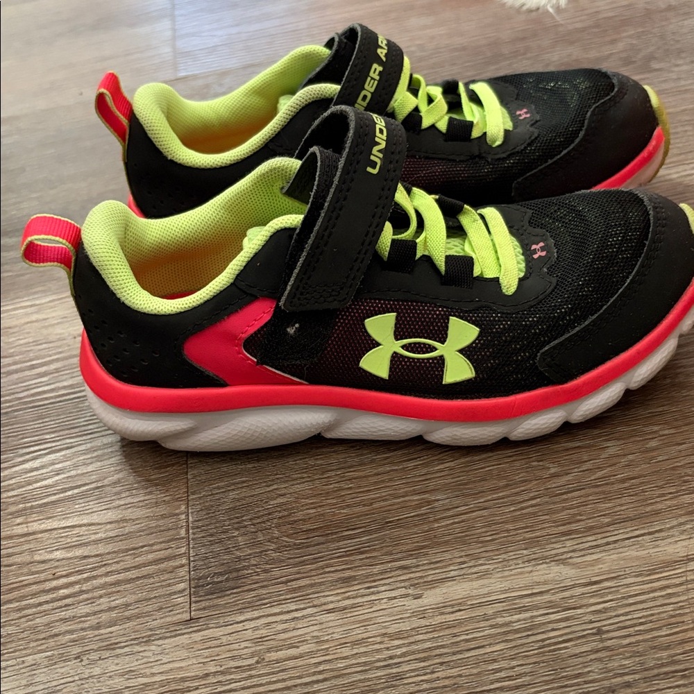 Under Armour UA GPS Assert 9 Black/Pink/Multi Girl's Sneakers size 1Y